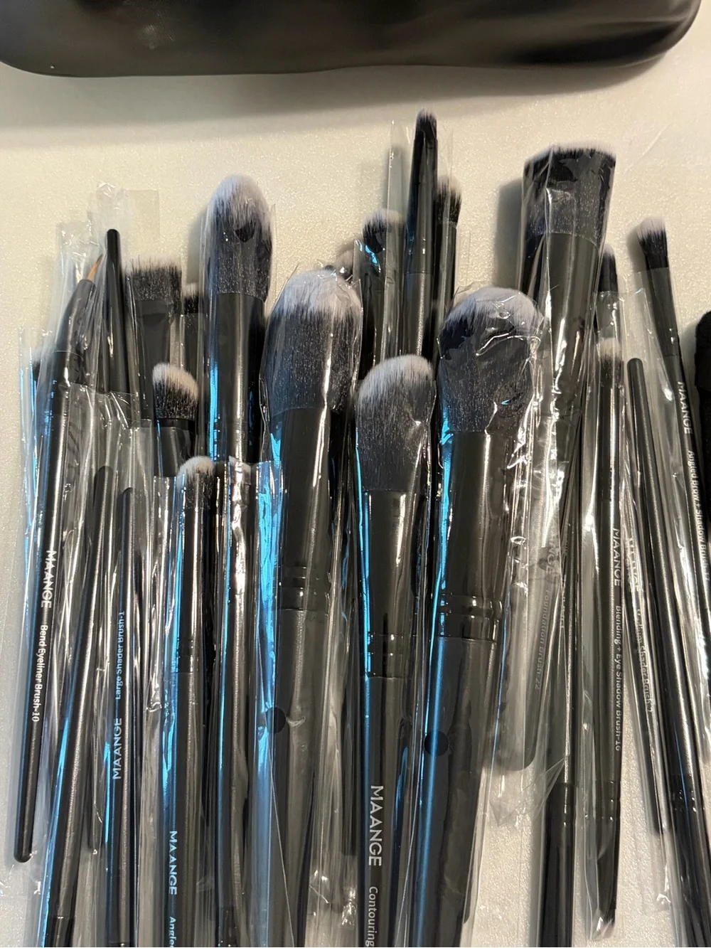 MAANGE 49 Pc Makeup Brush Set w/Bag, Sponges, Powder Puffs & Brush Cleaner Black